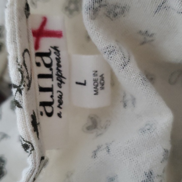 a.n.a. A New Approach Paisley Ditzy Cream Cross Front 100% Cotton Peplum Top - Picture 5 of 8